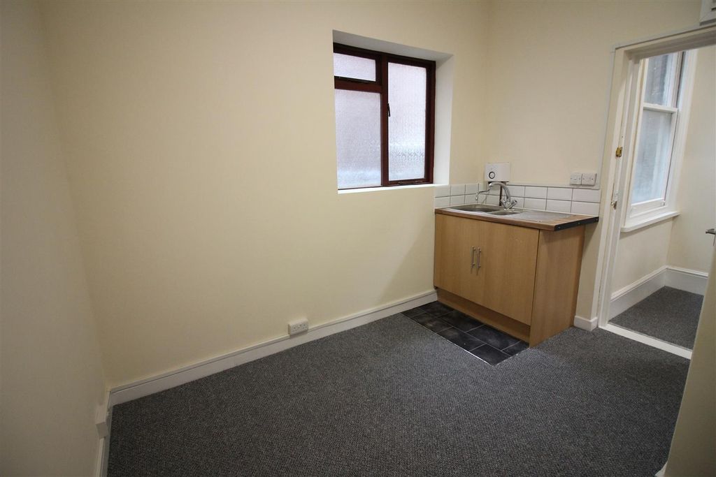 Property photo 2 of 3