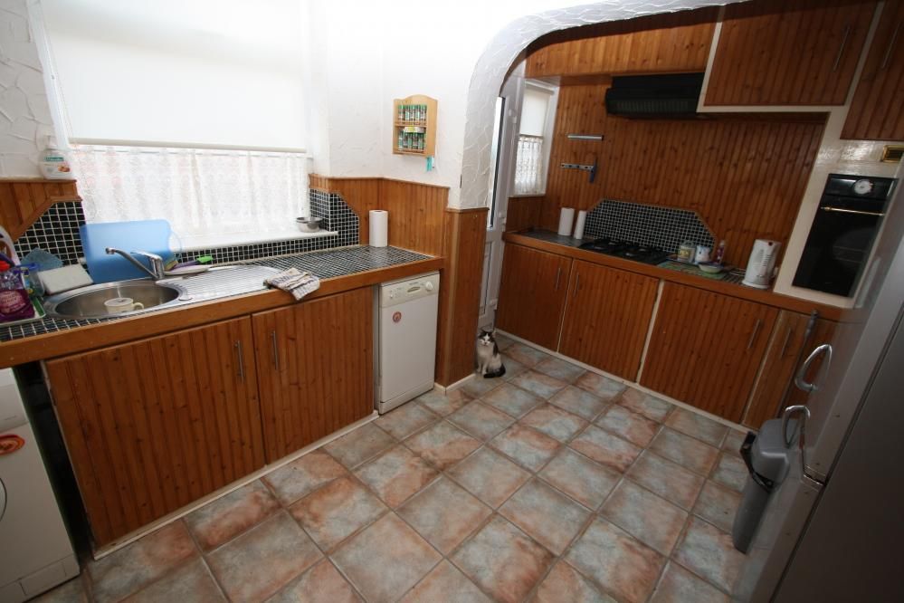 Property photo 3 of 9 Kitchen