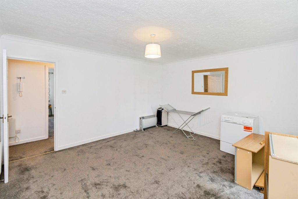 Property photo 3 of 13