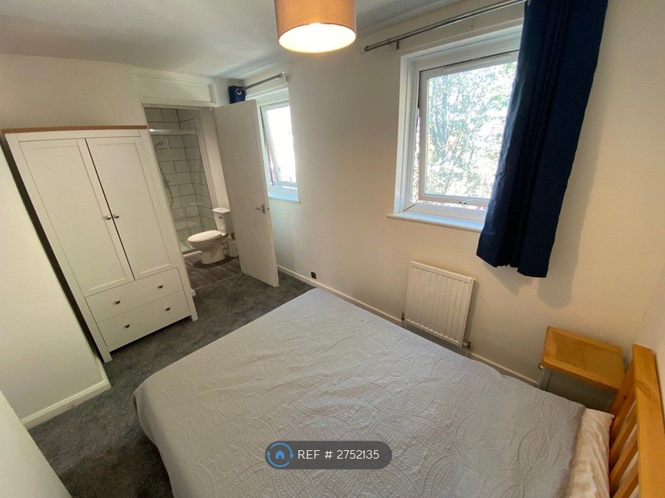 Property photo 3 of 14 Bedroom 2