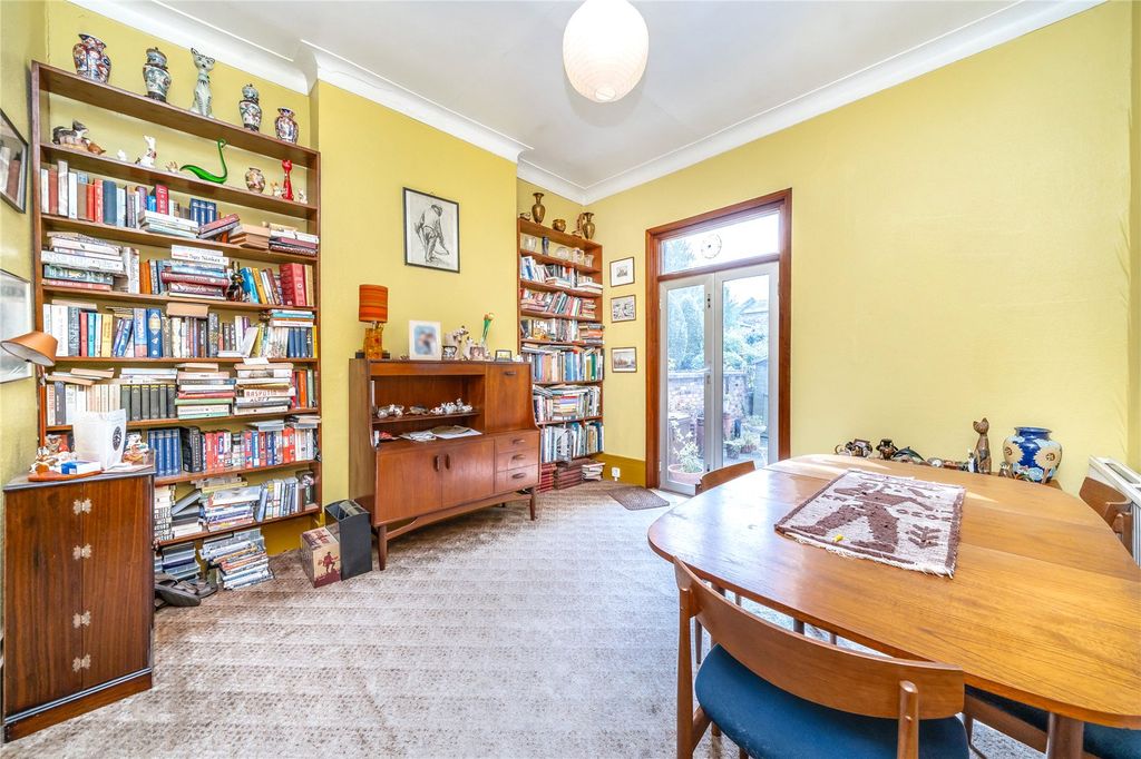 Property photo 3 of 15 Rear Reception