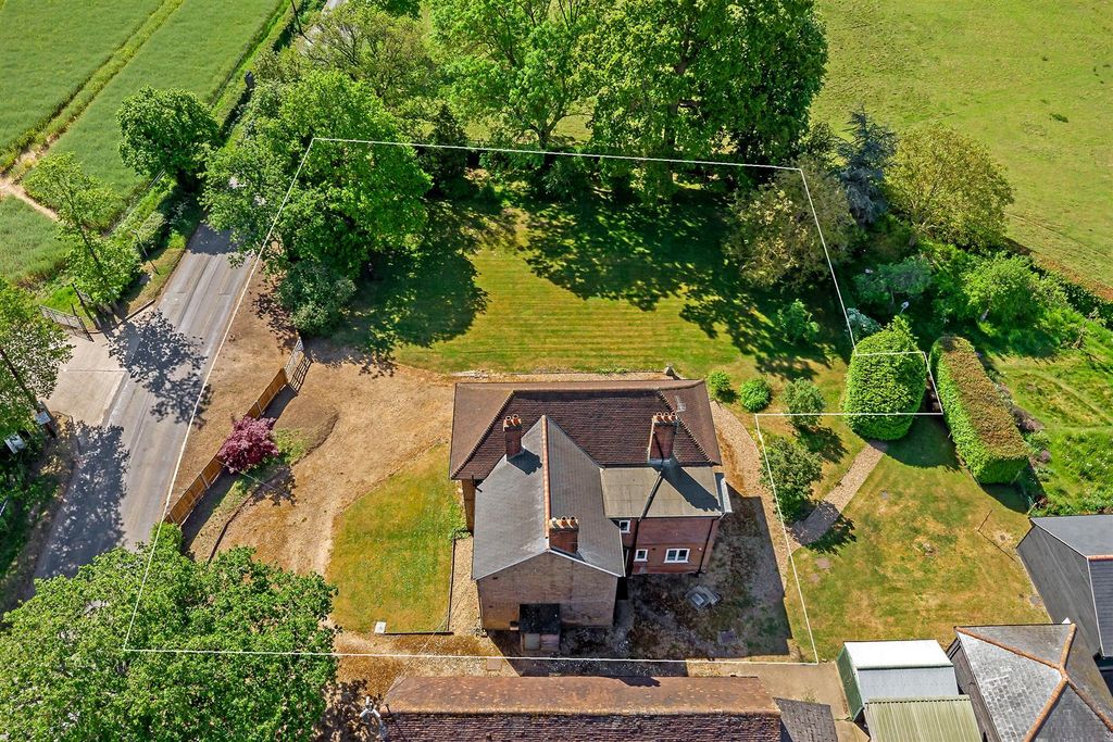 Property photo 2 of 35 Tollgatefarmhouse-12 White Line.Jpg