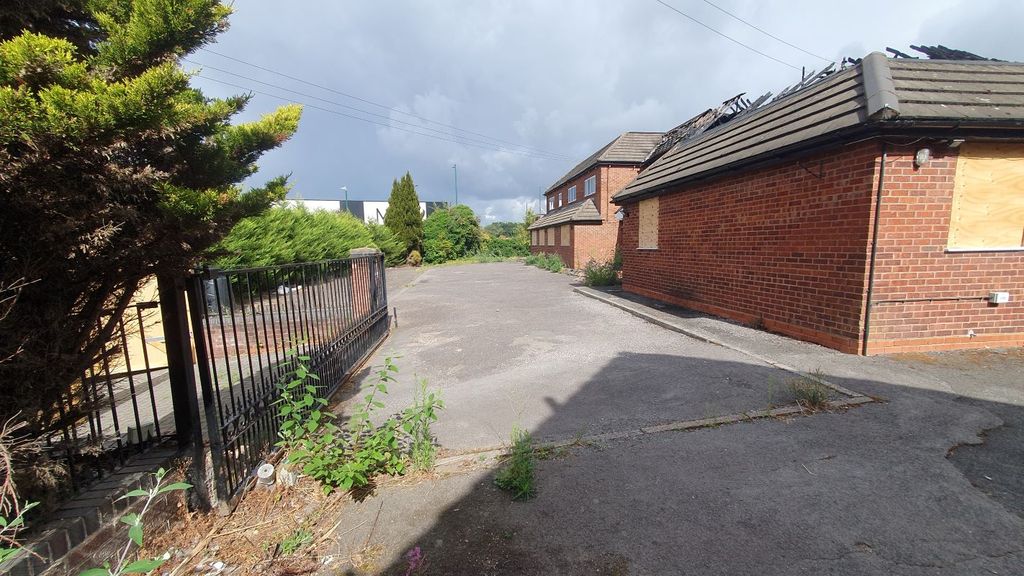 Property photo 3 of 19