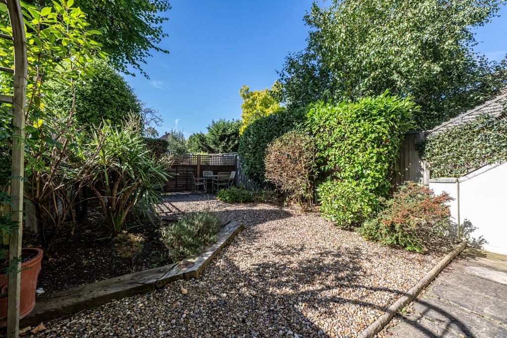 Property photo 1 of 30 4557973