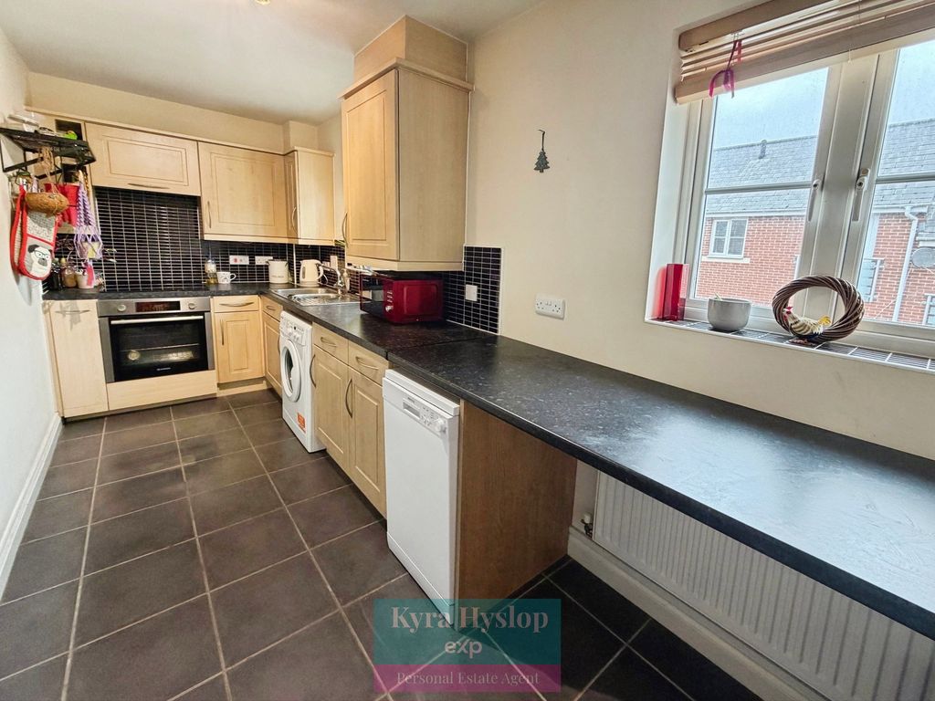 Property photo 3 of 9