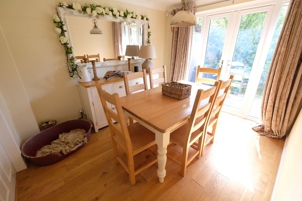 Property photo 3 of 14 Dining Room