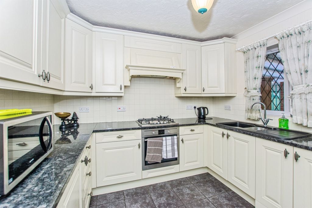 Property photo 2 of 20