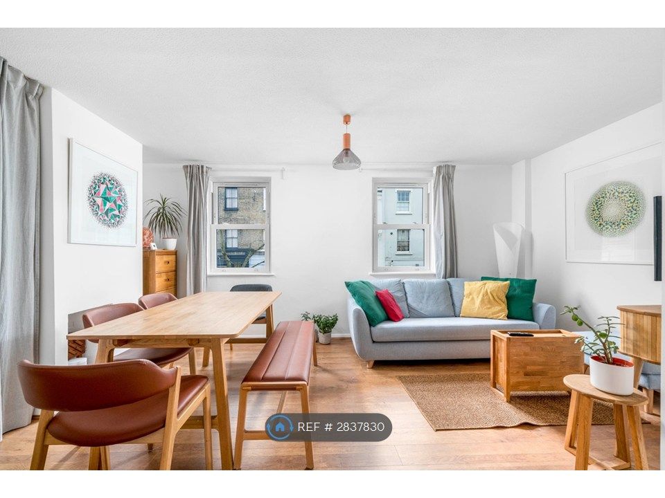 Property photo 3 of 9 Living Area