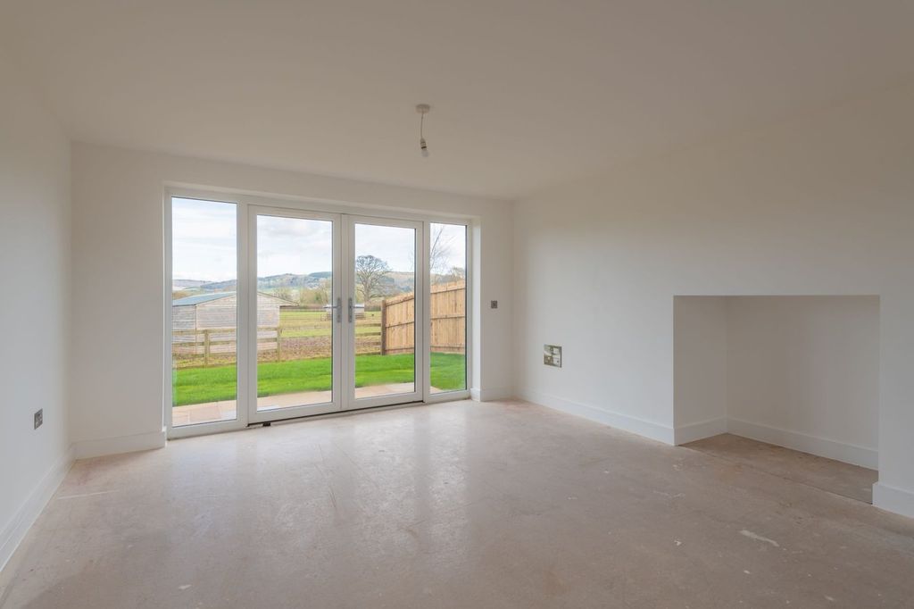 Property photo 3 of 27