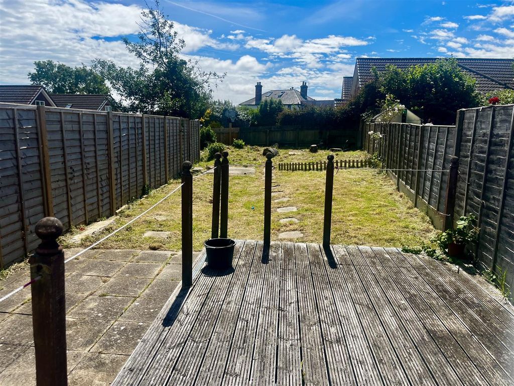 Property photo 3 of 19 Long Rear Garden In Cowes