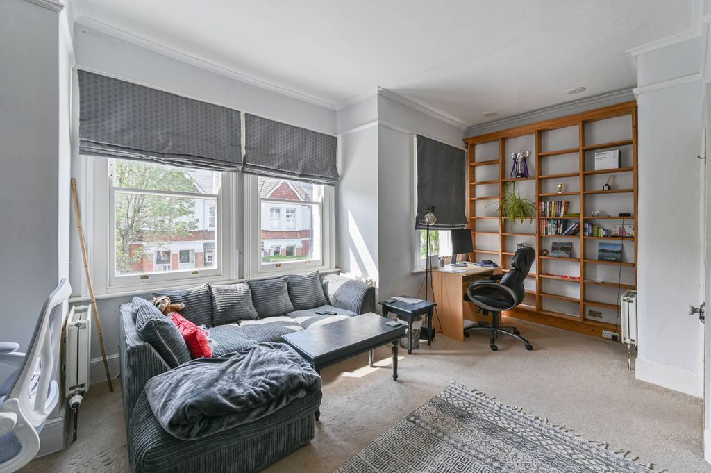 Property photo 2 of 9