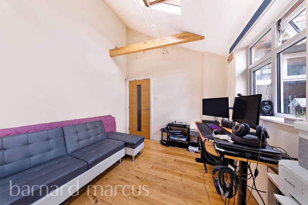 Property photo 2 of 8 Image