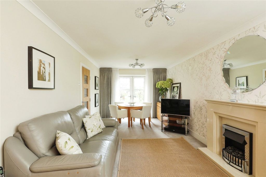 Property photo 2 of 19 Picture No. 33