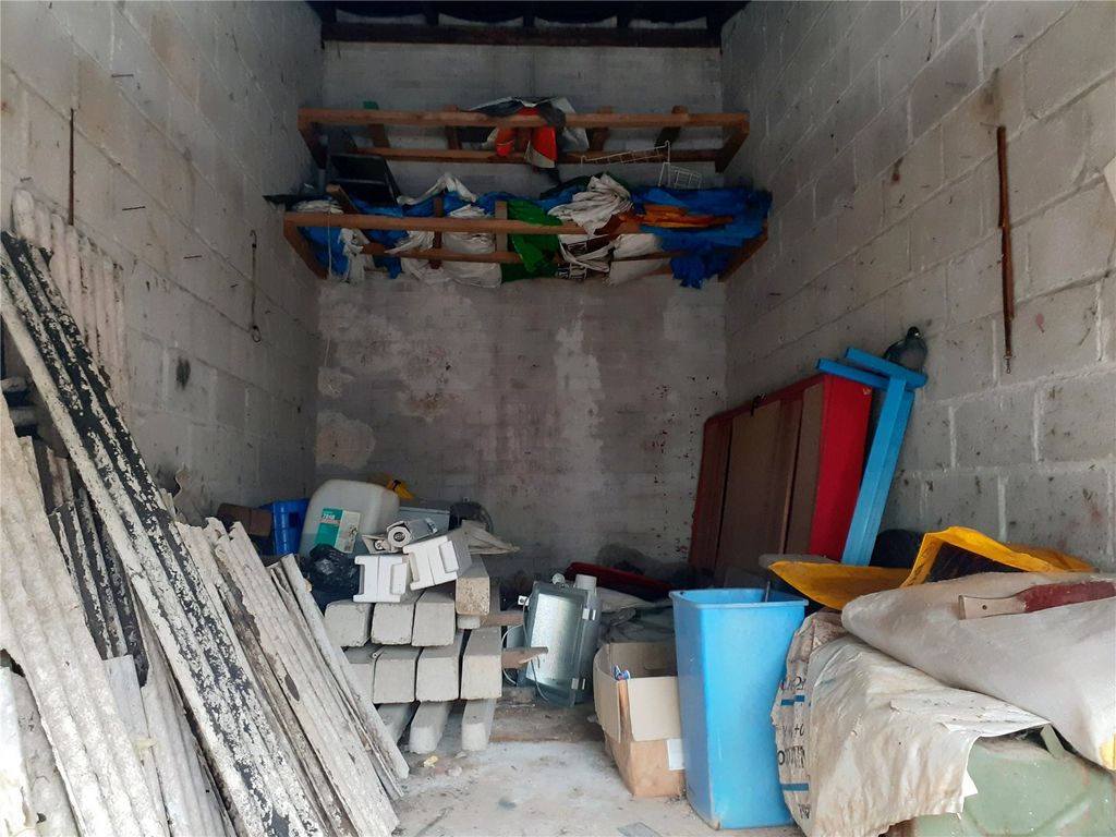 Property photo 3 of 6 Picture No. 01