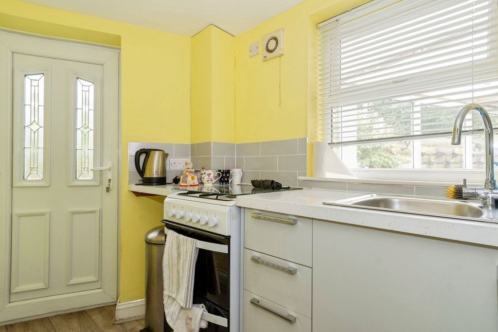 Property photo 2 of 16 Photo