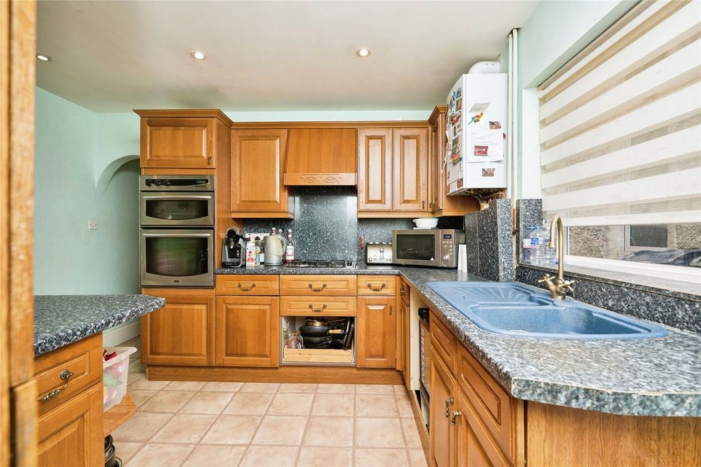 Property photo 2 of 13 Picture No. 15