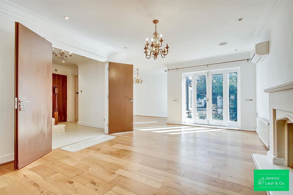 Property photo 3 of 25