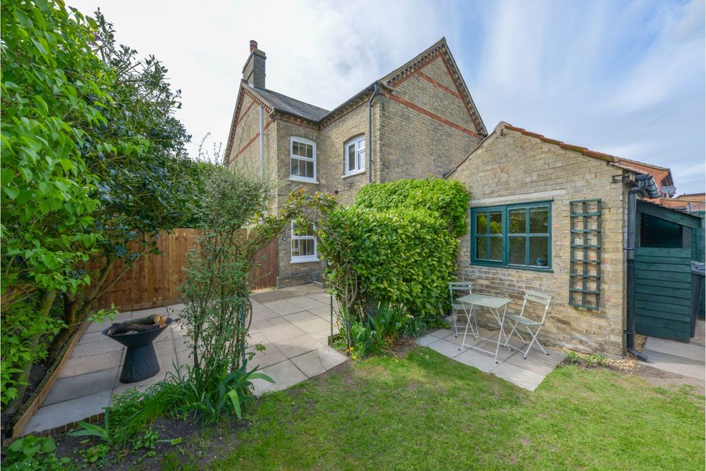 Property photo 1 of 22 Cottage Garden