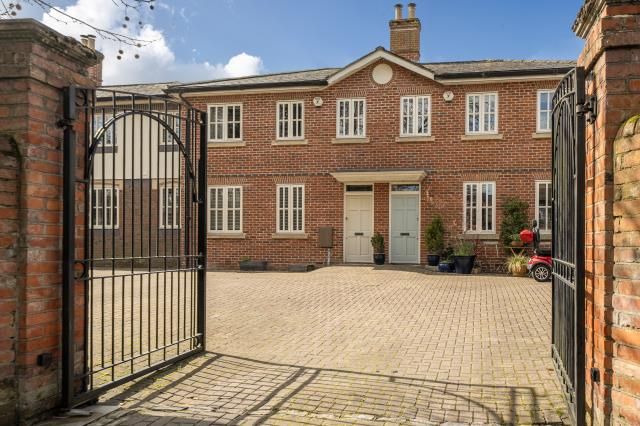 Property photo 1 of 12 External