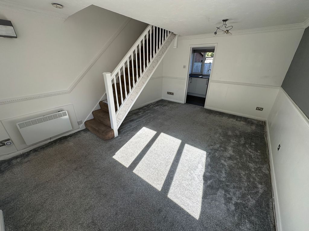 Property photo 2 of 9 Lounge