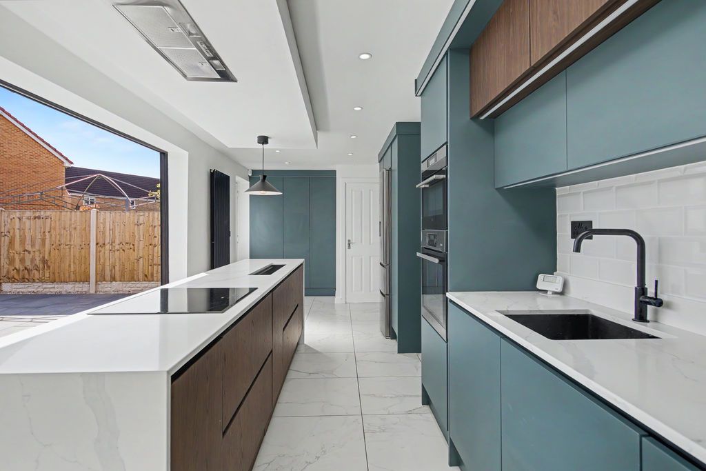 Property photo 3 of 28 Kitchen