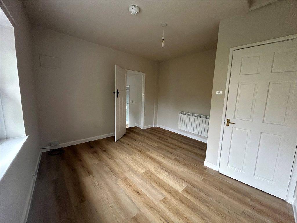 Property photo 3 of 7 Picture No. 06