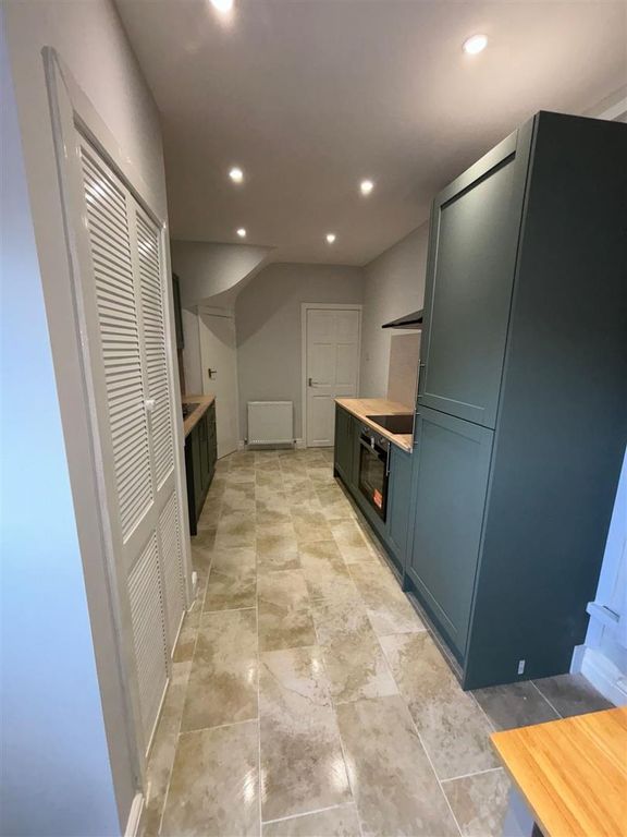 Property photo 2 of 29 Kitchen/Dining Area