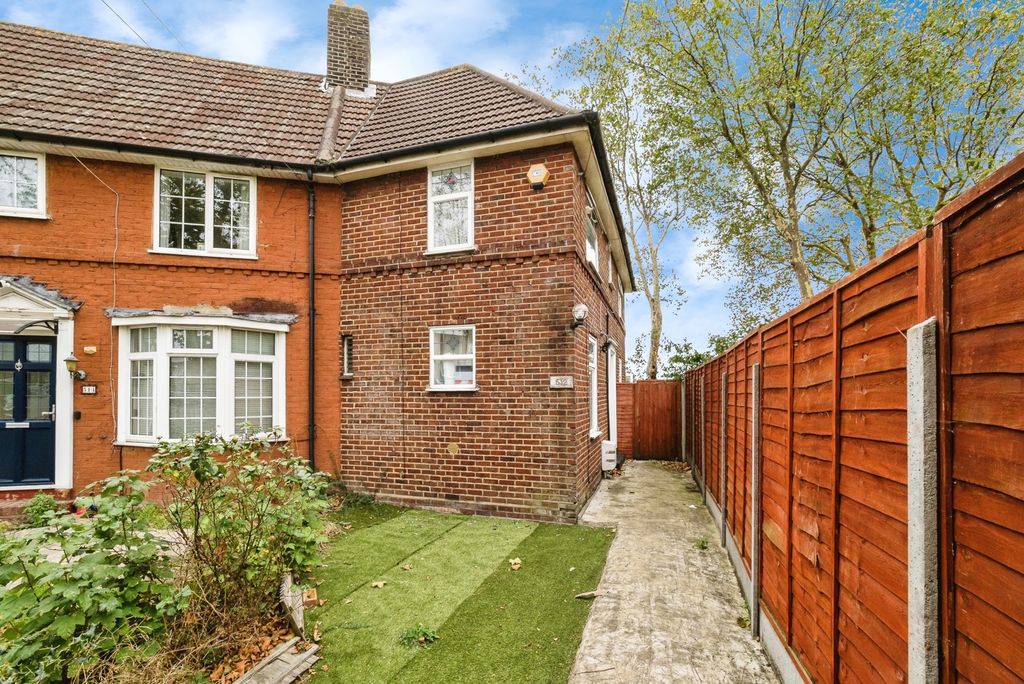 Property photo 1 of 17 Front