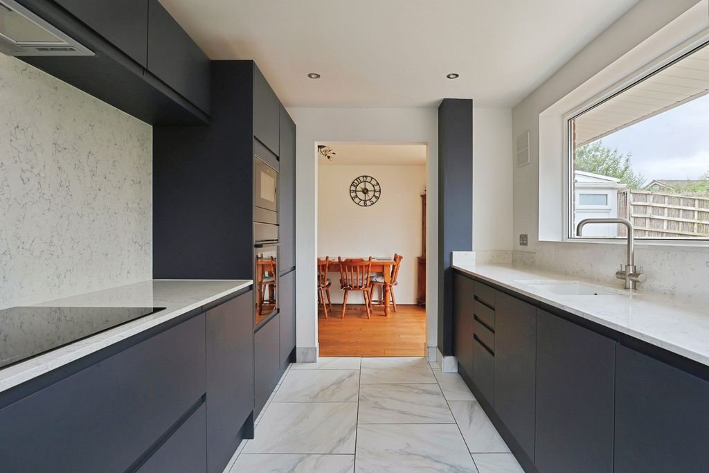 Property photo 2 of 19 Pbox-Img.Jpg