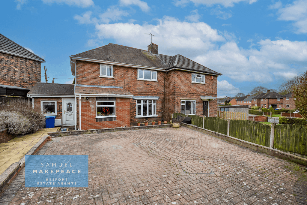 Property photo 1 of 22 Three Bedroom Semi Detached Property Offering Large Plot