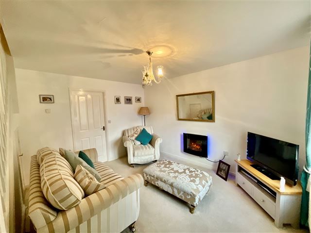 Property photo 2 of 19 Lounge