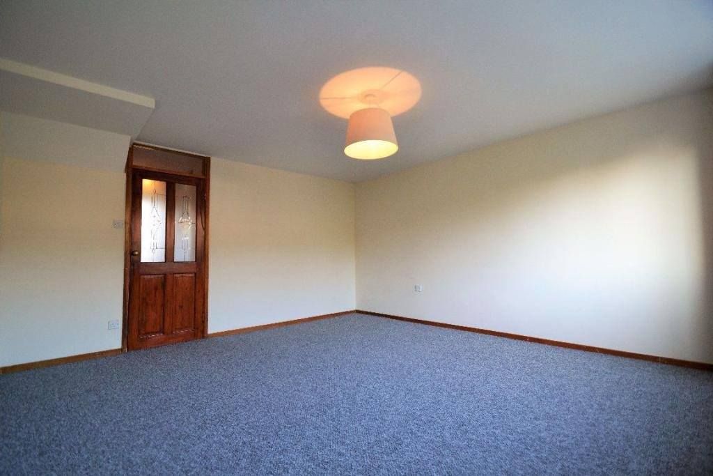 Property photo 2 of 7 Gallery