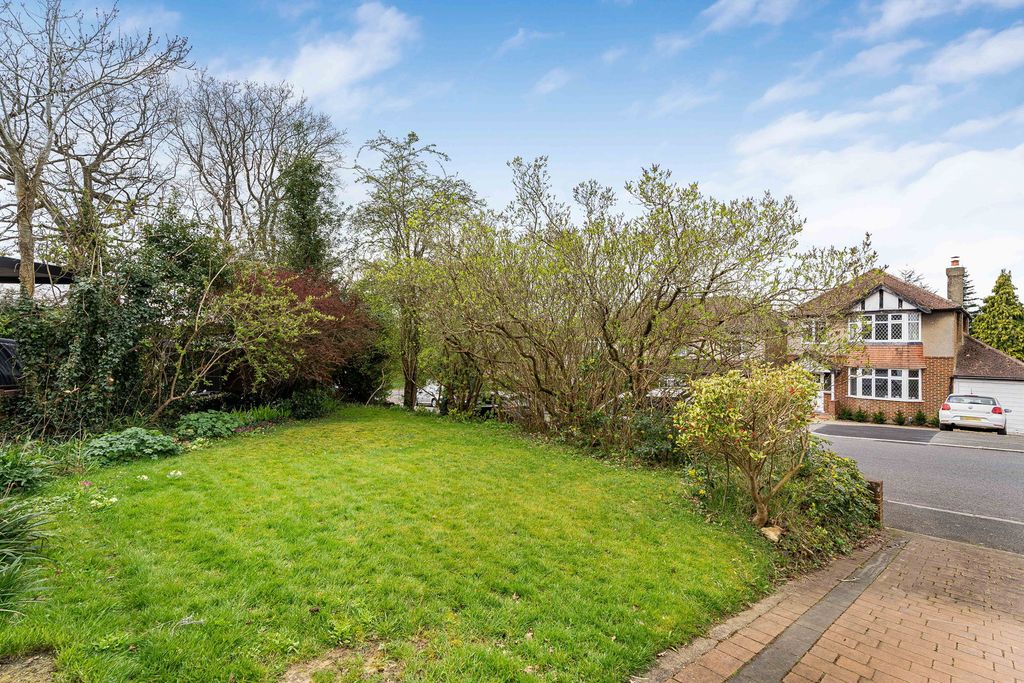 Property photo 2 of 19