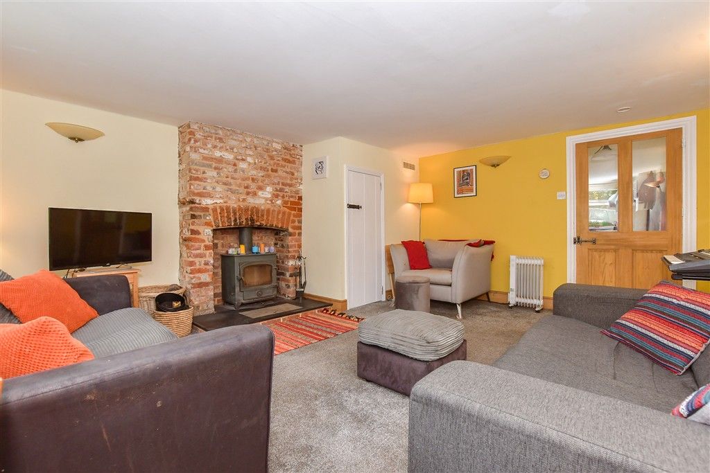 Property photo 2 of 12 Lounge