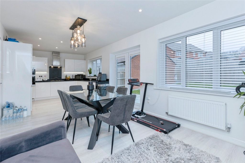 Property photo 2 of 21 Picture No. 36