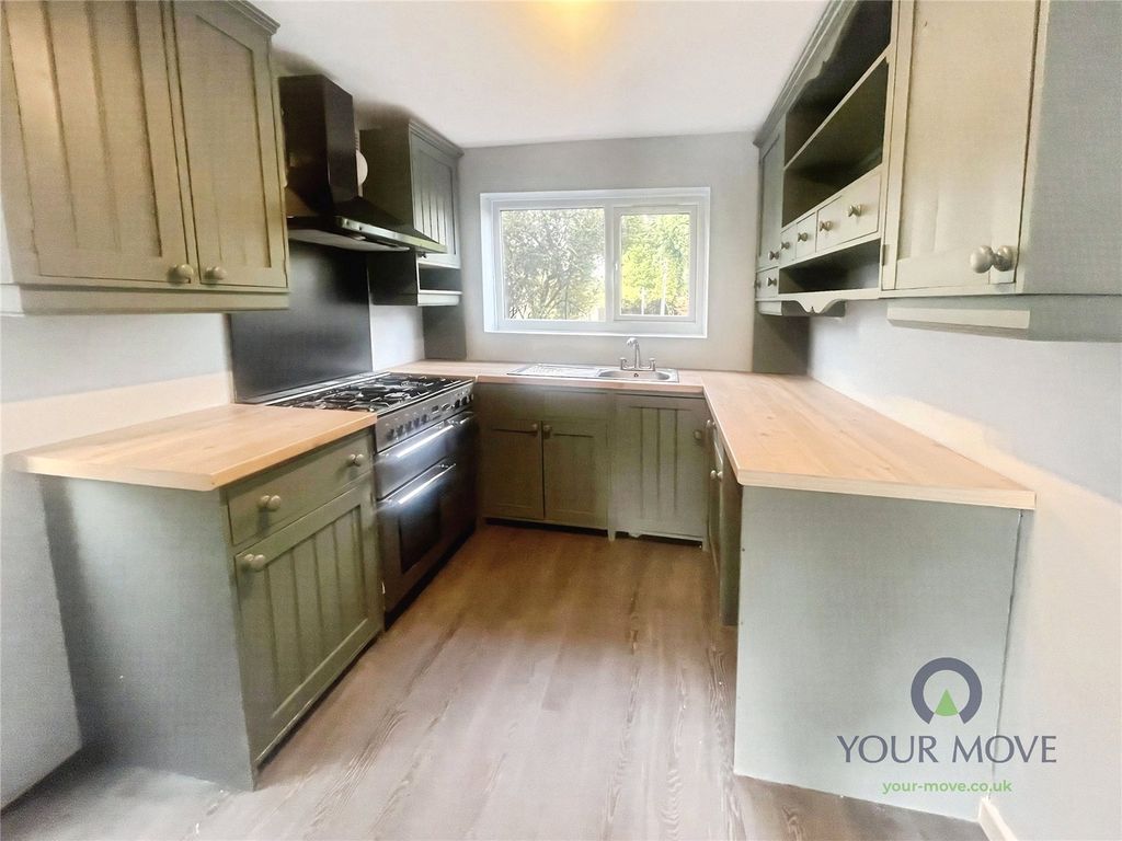 Property photo 2 of 9 Kitchen