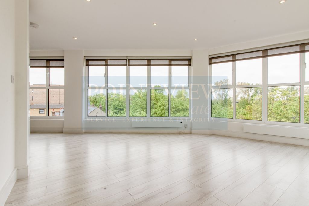 Property photo 3 of 11 Photo 3