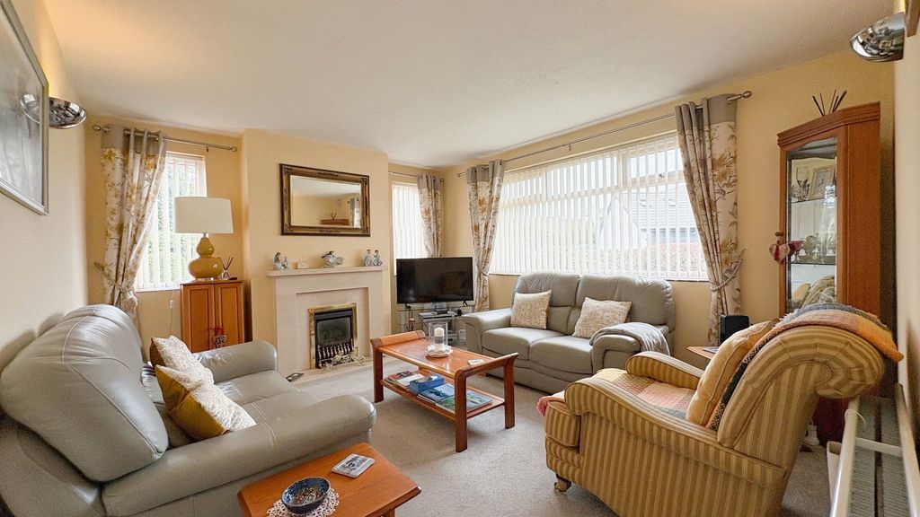 Property photo 3 of 25