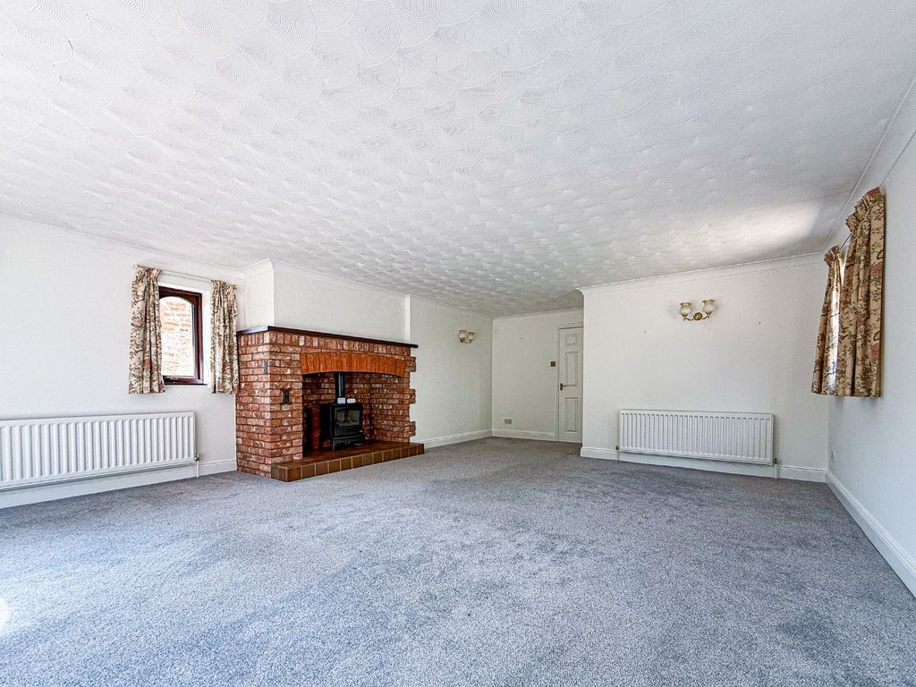 Property photo 3 of 23 4464543