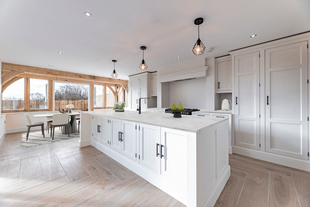 Property photo 2 of 27 Picture No. 04