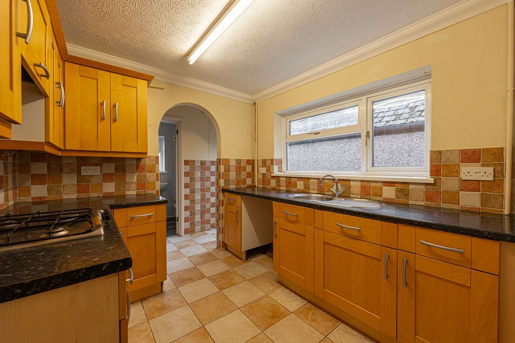 Property photo 2 of 26