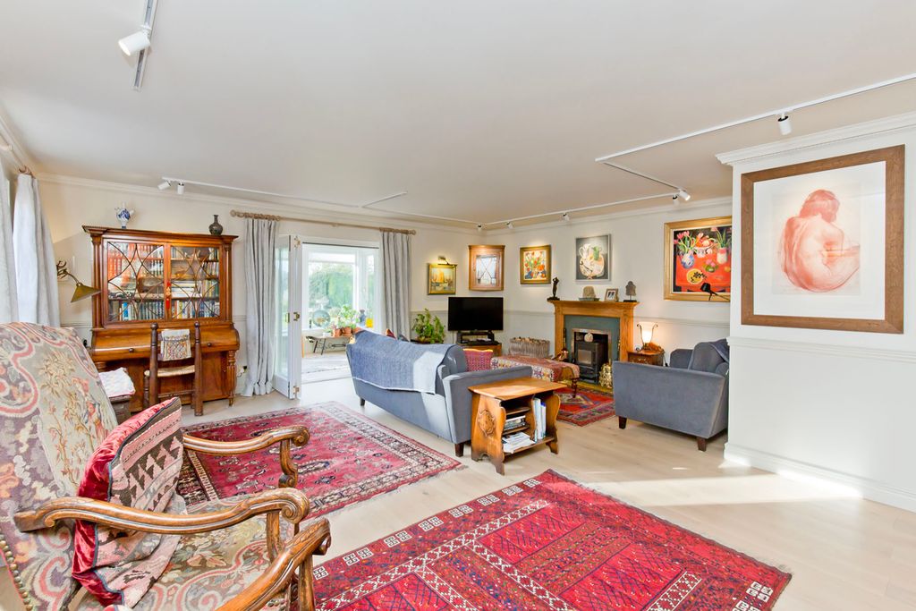 Property photo 3 of 25 Property Image 3