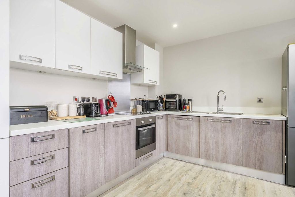 Property photo 3 of 6