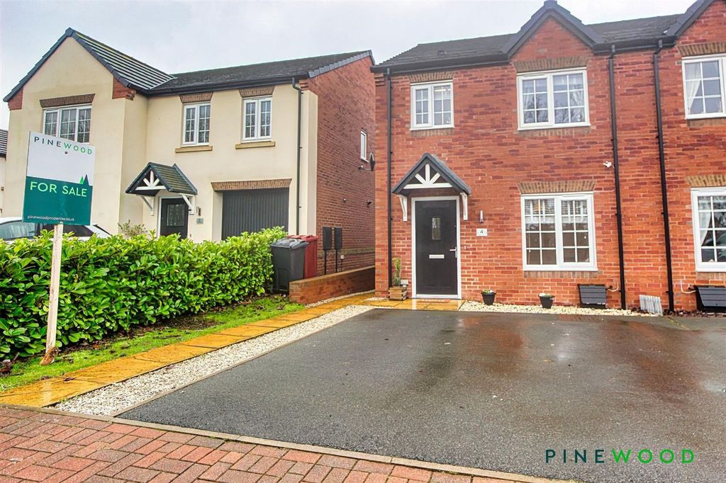 Property photo 1 of 21 Front