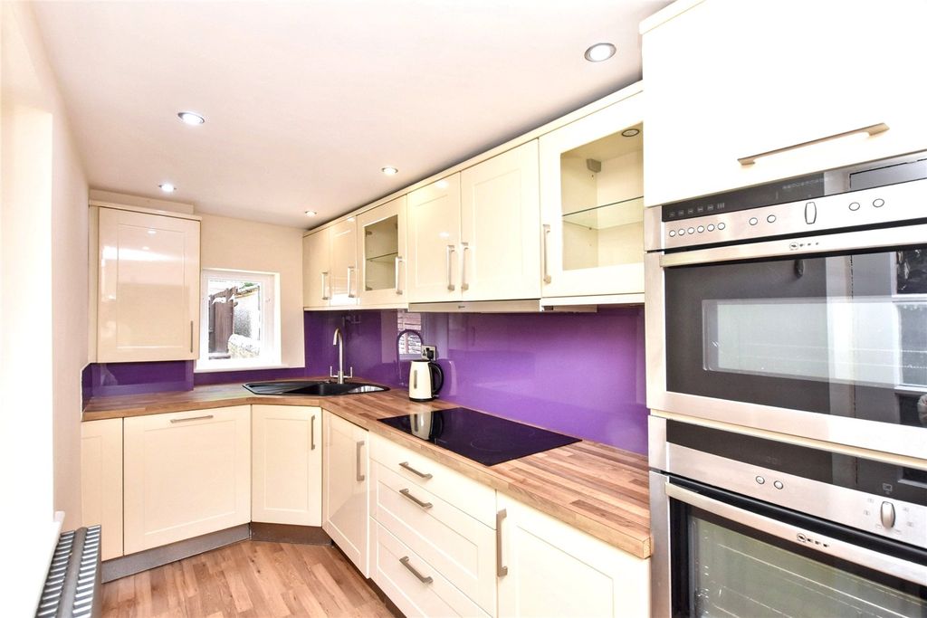 Property photo 3 of 21 Picture No. 16