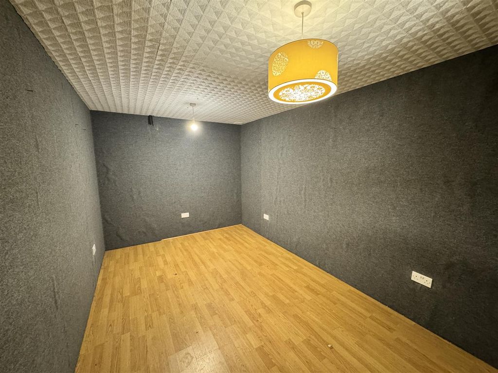 Property photo 2 of 11 Img_2672.Jpg