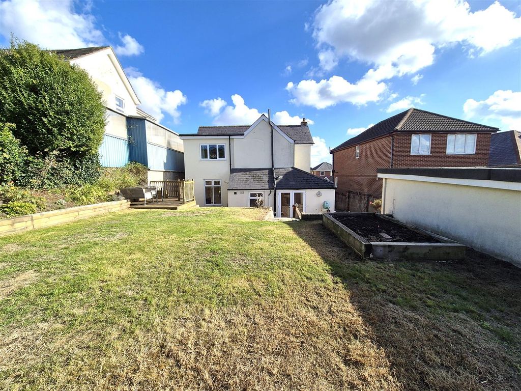 Property photo 2 of 29 189Albrg2.Jpg