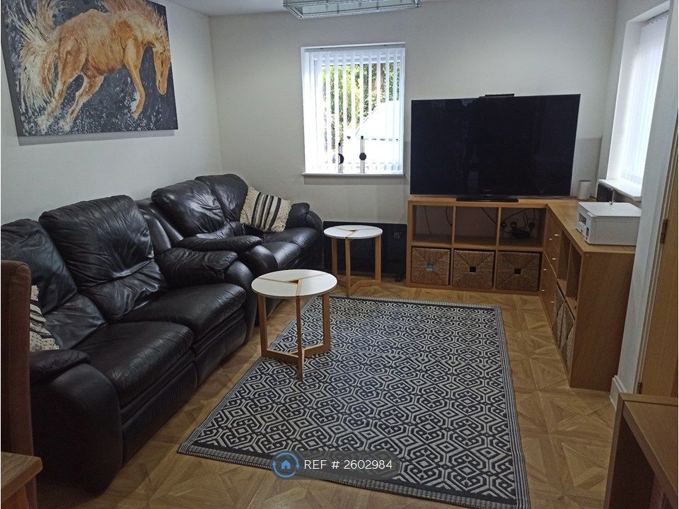 Property photo 3 of 34 Lounge