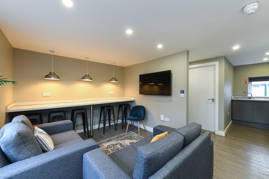 Property photo 1 of 26 (Main)