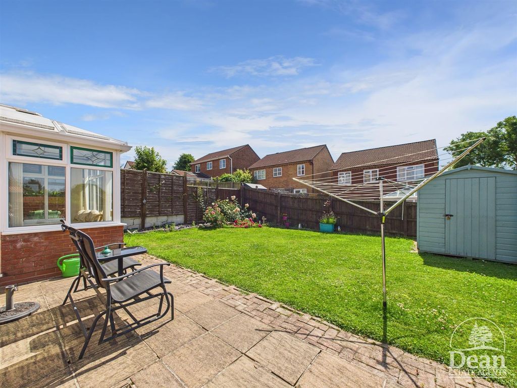 Property photo 2 of 21